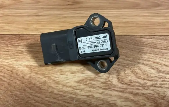 Volkswagen Touareg II Air pressure sensor 0281002401 038906051C