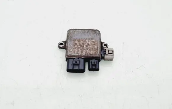 Tesla Model S Coolant fan relay 8282120280 600895300D