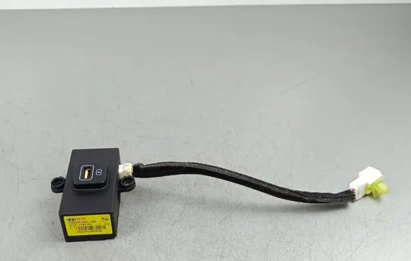 KIA Sorento IV USB socket connector 96125R2500 96125W2500 EASPDSB