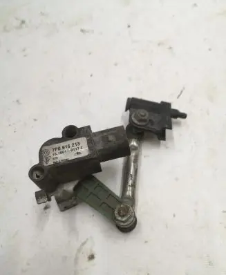 Volkswagen Touareg II Headlight/headlamp level sensor 7P0616213