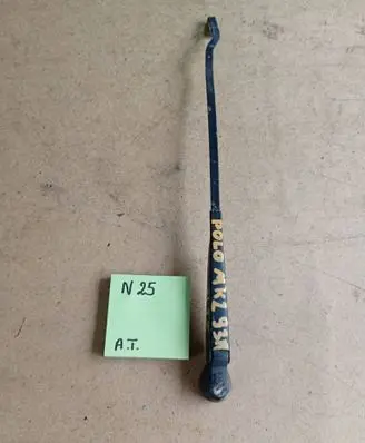 Volkswagen Polo II 86C 2F Front wiper blade arm 84512465132