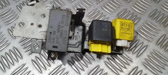 Mazda 121 Other relay B09267830