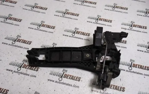 Mercedes-Benz A W168 Front door exterior handle/bracket 