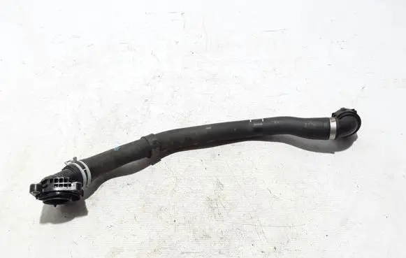Volvo XC40 Engine coolant pipe/hose 32222081