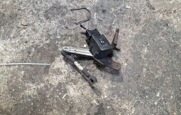 Headlight/headlamp level sensor
