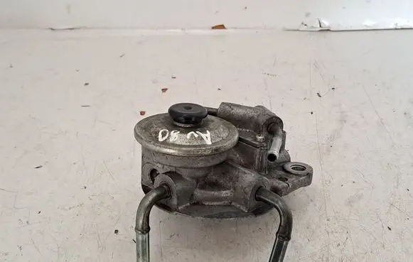 Toyota Avensis T250 Fuel filter bracket/mount holder 233800R010