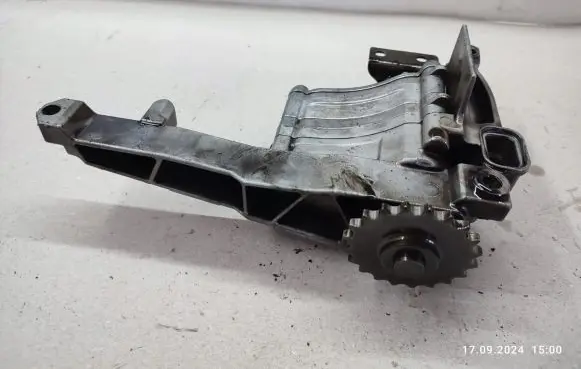 Mercedes-Benz S W221 Oil pump A6421811301