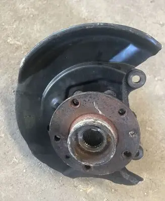 Nissan Qashqai Front wheel hub spindle knuckle