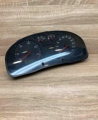 Volkswagen PASSAT B5 Speedometer (instrument cluster) 3B1919880C 110008920
