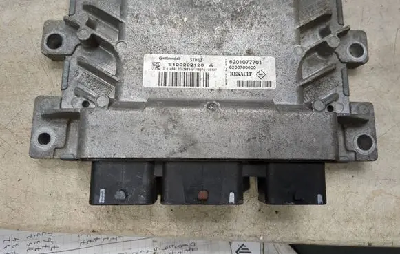 Renault Captur Engine control unit/module 8201077701 8200700600 S120202120A