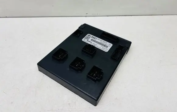 Audi A4 S4 B8 8K Comfort/convenience module 8K0907063B