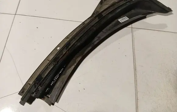 Mitsubishi Outlander Wiper trim 7405A436