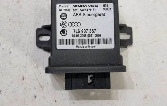 Volkswagen Touareg I Light module LCM 7L6907357 5WK49171 0407200600010076