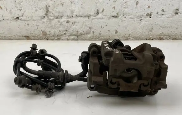 Chrysler Pacifica Rear brake caliper 6426245 Z81801289