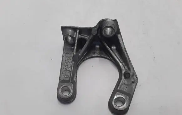 Volvo XC60 Front differential bracket 