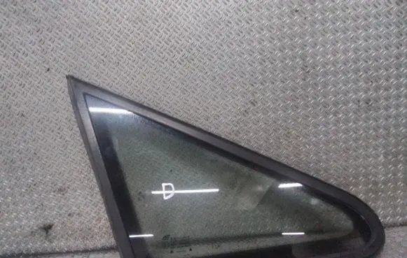 Volkswagen Sharan Front triangle window/glass 