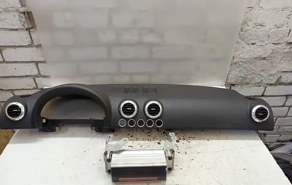 Audi TT Mk1 Dashboard 8N1857033