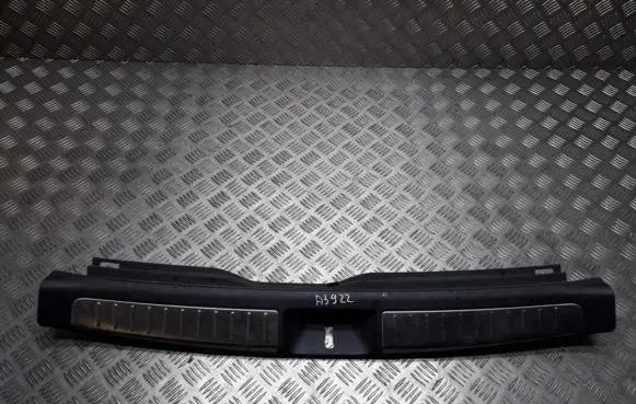 Toyota Avensis T250 Other trunk/boot trim element 5838705090 58387-05090