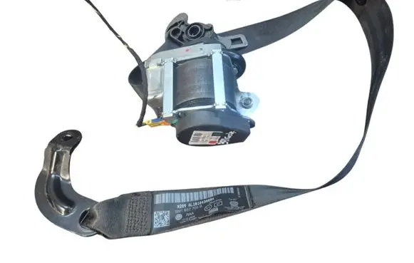 Volkswagen Golf Plus Front seatbelt 5M1857705B 12022008