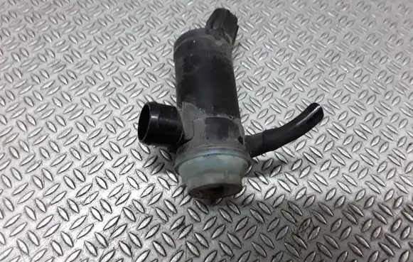 Subaru Legacy Windscreen/windshield washer pump