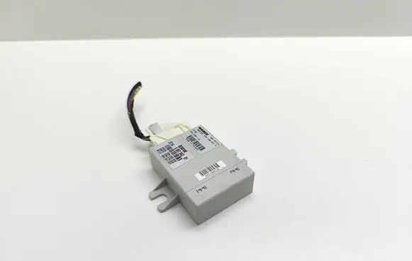 BMW 5 F10 F11 Air suspension control unit module (rear) 6857943 685794301 37146857943