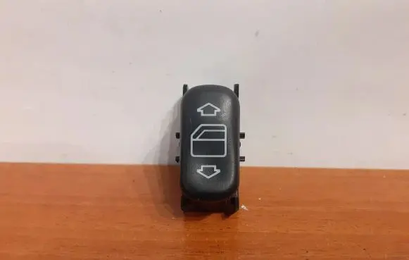 Mercedes-Benz E W210 Electric window control switch 2108200510 10254