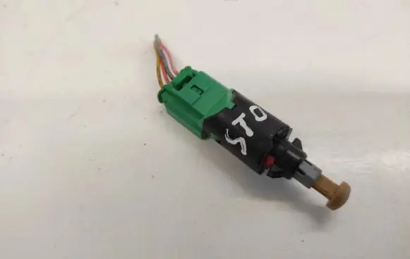 Citroen C4 I Brake pedal sensor switch