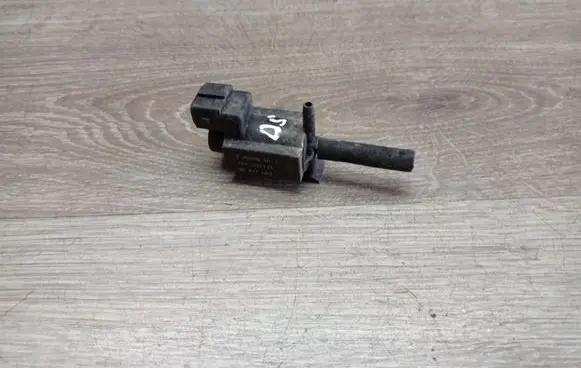 Volvo S80 Vacuum valve 72224010 30611668