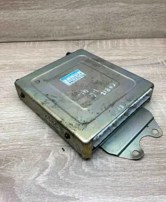 Mitsubishi Carisma Engine control unit/module ECU E2T63276 MD322386 2386