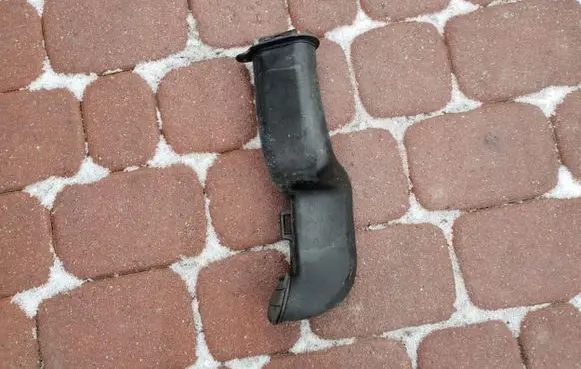 Opel Astra K Intake resonator 13473357