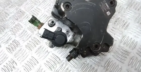 Volvo XC60 Fuel injection high pressure pump 30756125