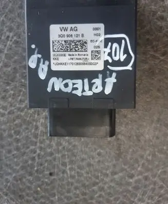 Audi A3 S3 8V Fuel injection pump control unit/module 3Q0906121B