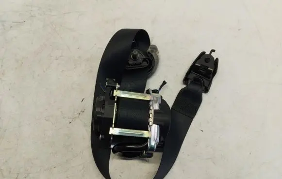 BMW 2 Active Tourer U06 Front seatbelt 22B047HA