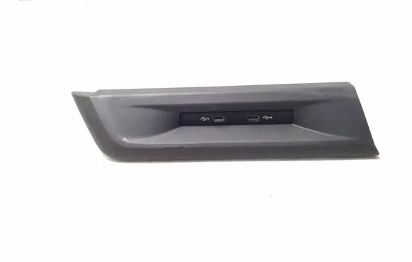 Volkswagen Golf VIII USB socket connector 5NA035736 5H2863099