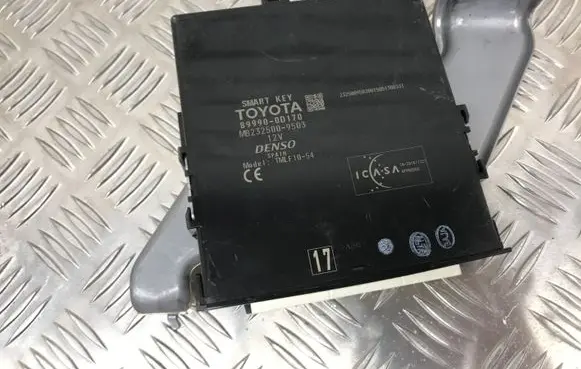 Toyota Yaris Keyless (KESSY) go control unit/module 899900D170