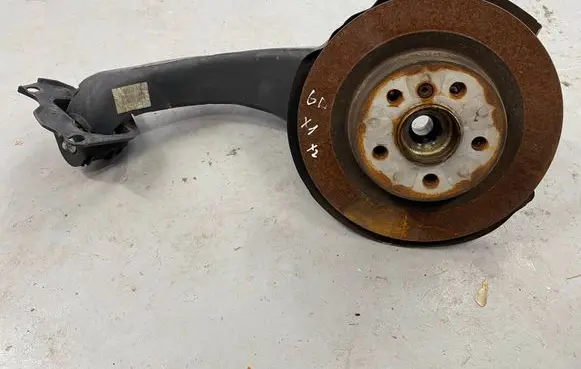 Rear wheel hub