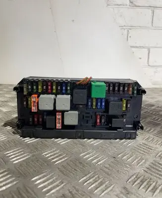 Mercedes-Benz E W212 Fuse module A2129007104