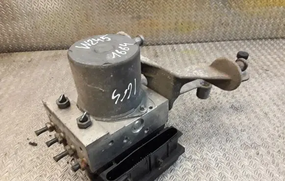 Mercedes-Benz B W245 ABS Pump 0064313812