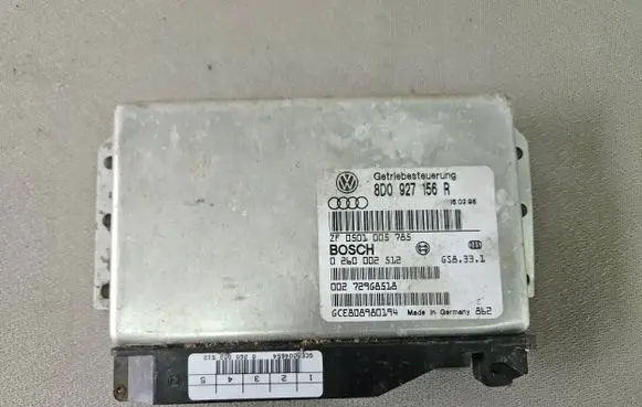 Audi A4 S4 B5 8D Gearbox control unit/module 8D0927156R 0260002512 ZF0501005785