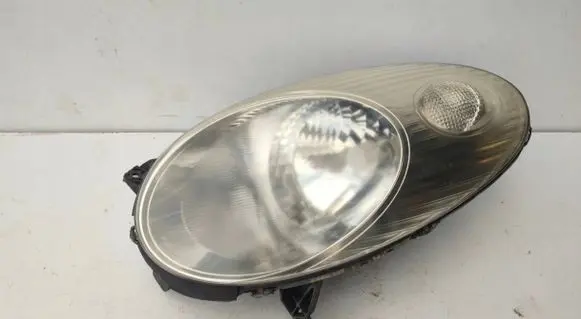 Nissan Micra Headlight/headlamp 26060AX700