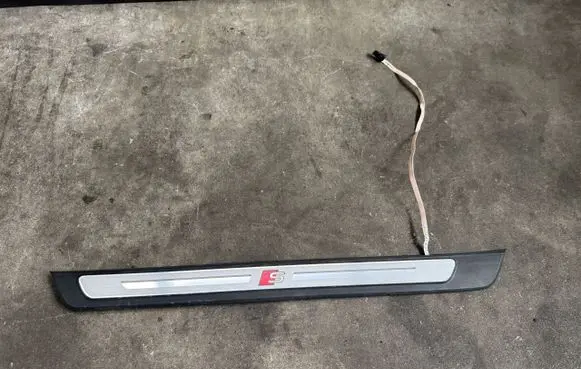 Audi A6 S6 C8 4K Front sill trim cover 4K0947405A