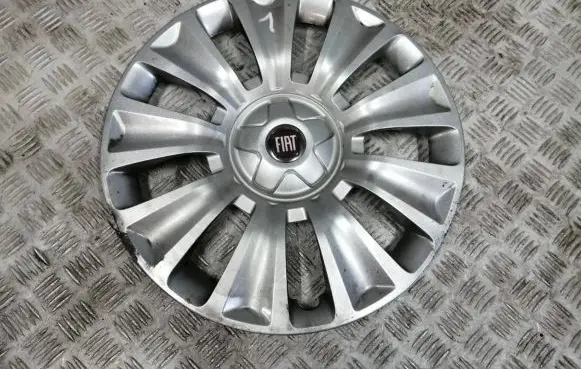 Fiat Tipo R16 wheel hub/cap/trim 735601572