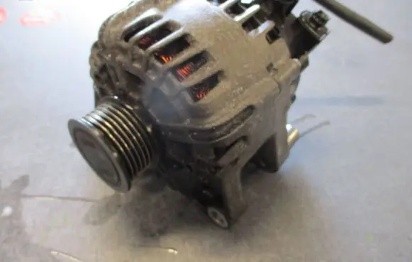 Ford Focus Generator/alternator AV6N10300MB 111009456