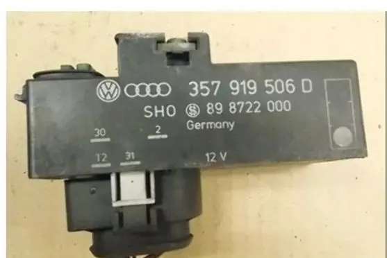 Volkswagen Golf III Coolant fan relay 357919506D