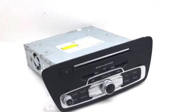 Audi Q3 8U Radio/CD/DVD/GPS head unit 8U1035670G 8U1035670E