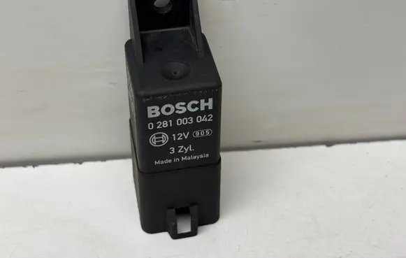 Glow plug pre-heat relay