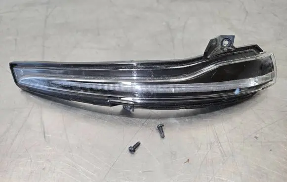 Mercedes-Benz GLC C253 Mirror indicator light A0999067101