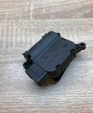 Volkswagen Touareg I Air flap motor/actuator 0132801320 7L0907511C
