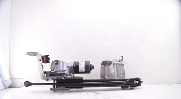 Chrysler Town u0026 Country V Tailgate/trunk/boot lift motor 68195936AA