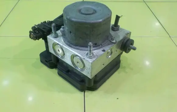Mercedes-Benz B W246 W242 ABS Pump 0265956006